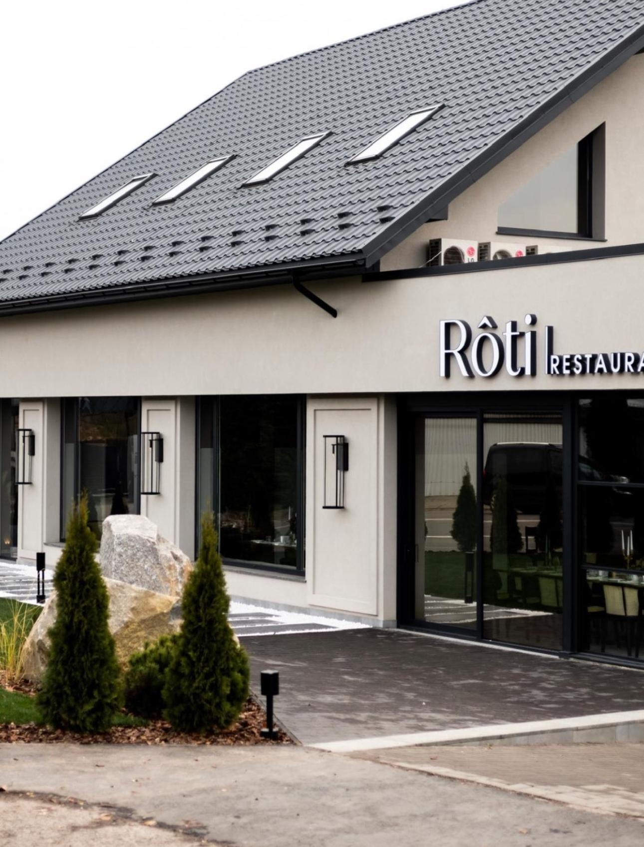R.Hotel 切尔诺夫策 外观 照片